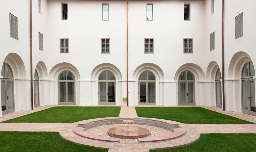 Sopron Monastery Hotel Bagian luar foto