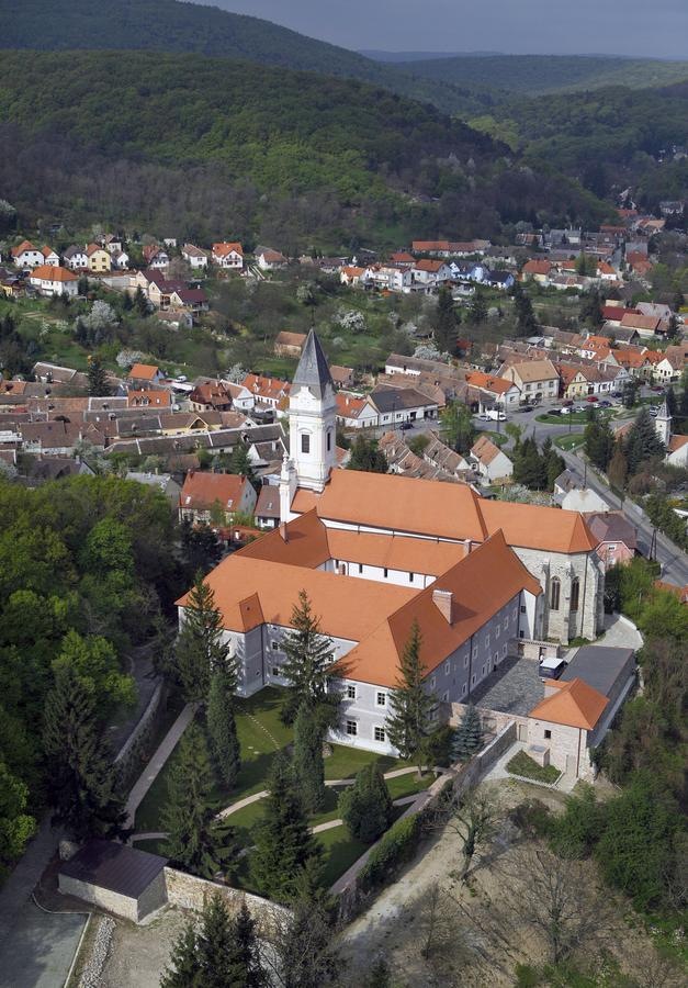 Sopron Monastery Hotel Bagian luar foto